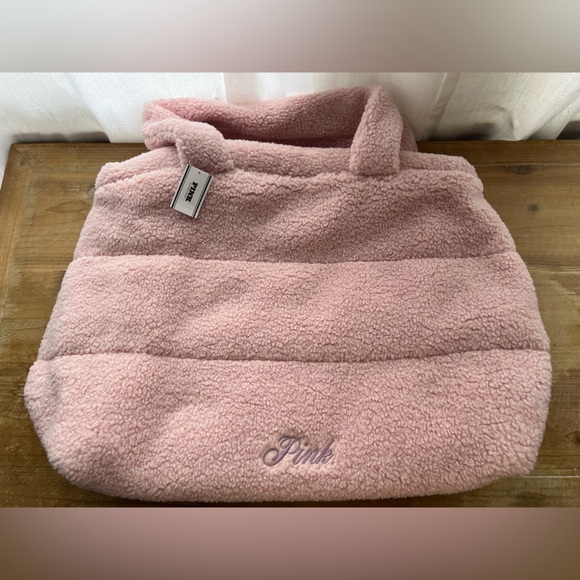 Victorias Secret PINK Sherpa Tote Weekender Bag New - Picture 2 of 5